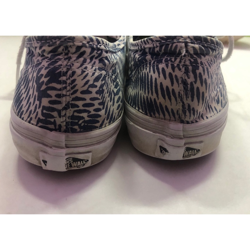 Vans - Picture 3 of 6